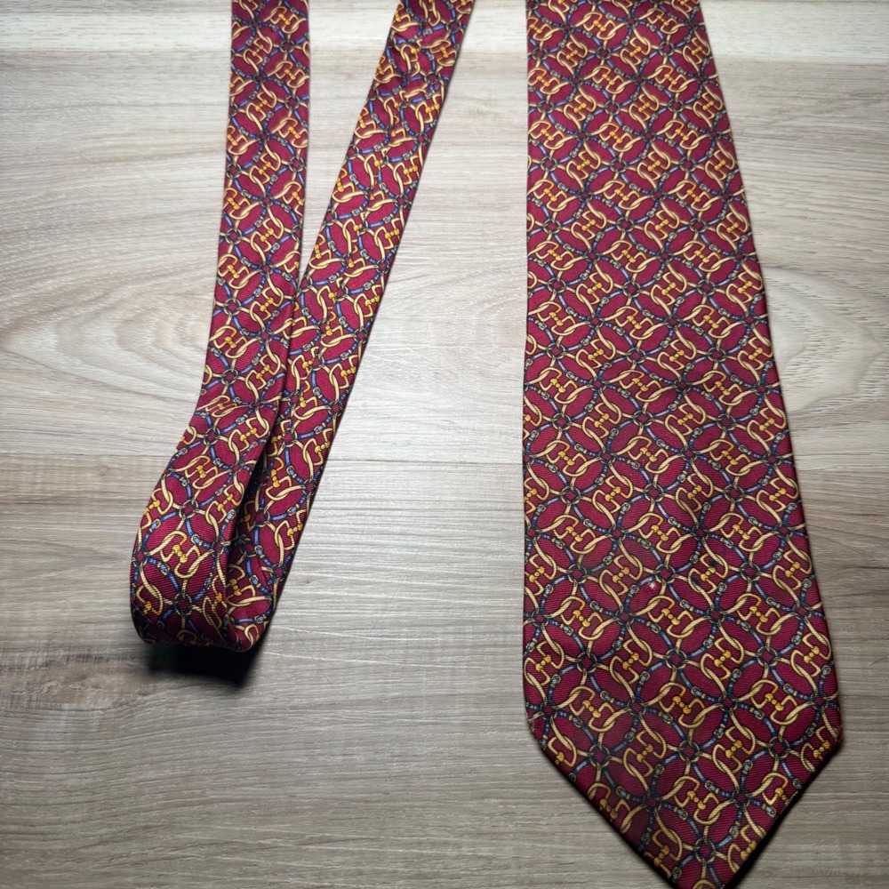 Brooks Brothers Tie Silk Burgundy Red Gold Chain Link Geometric Mens USA Made OS